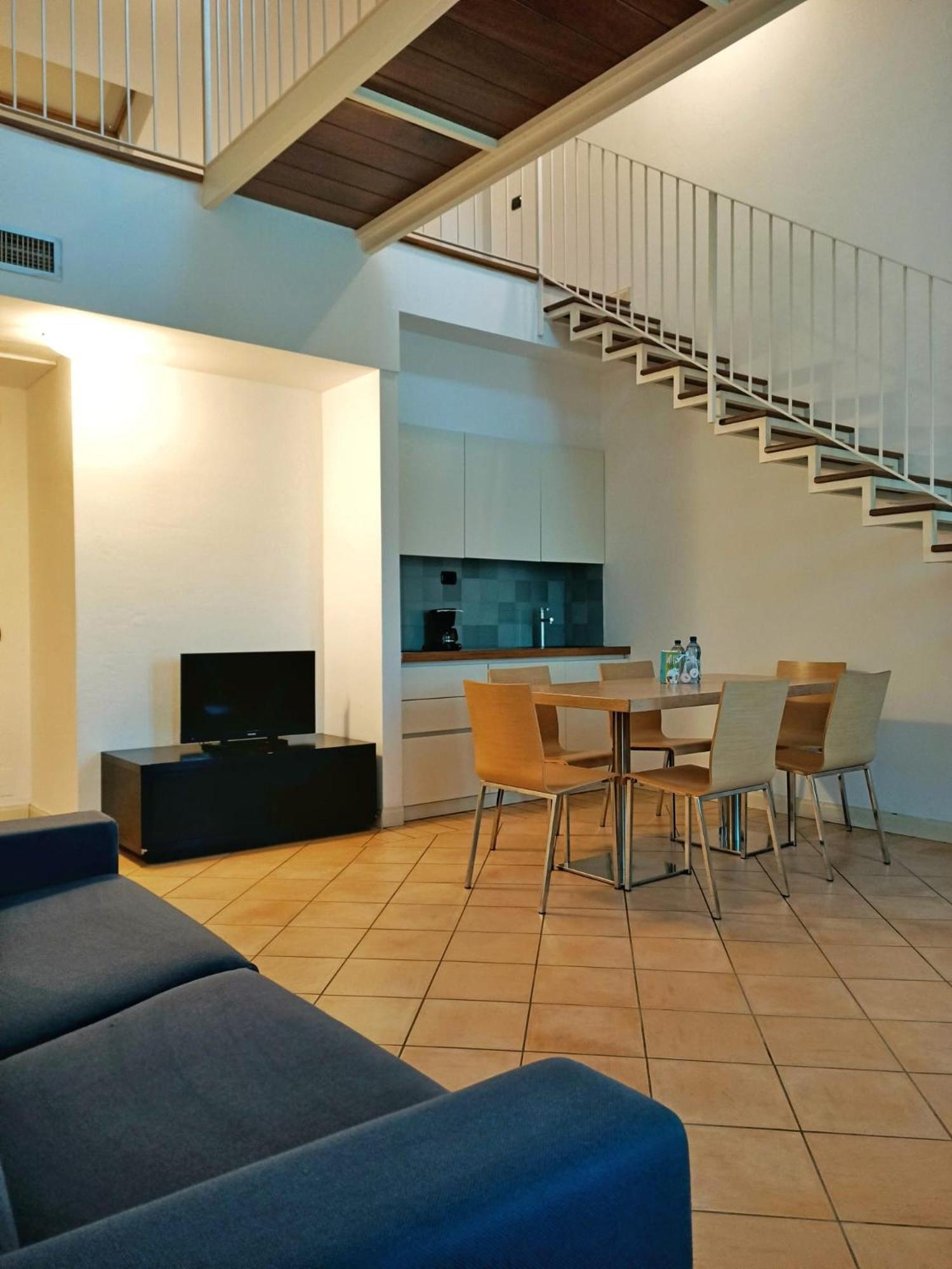 Aquazzurra Resort & Aparthotel 카노비오 외부 사진