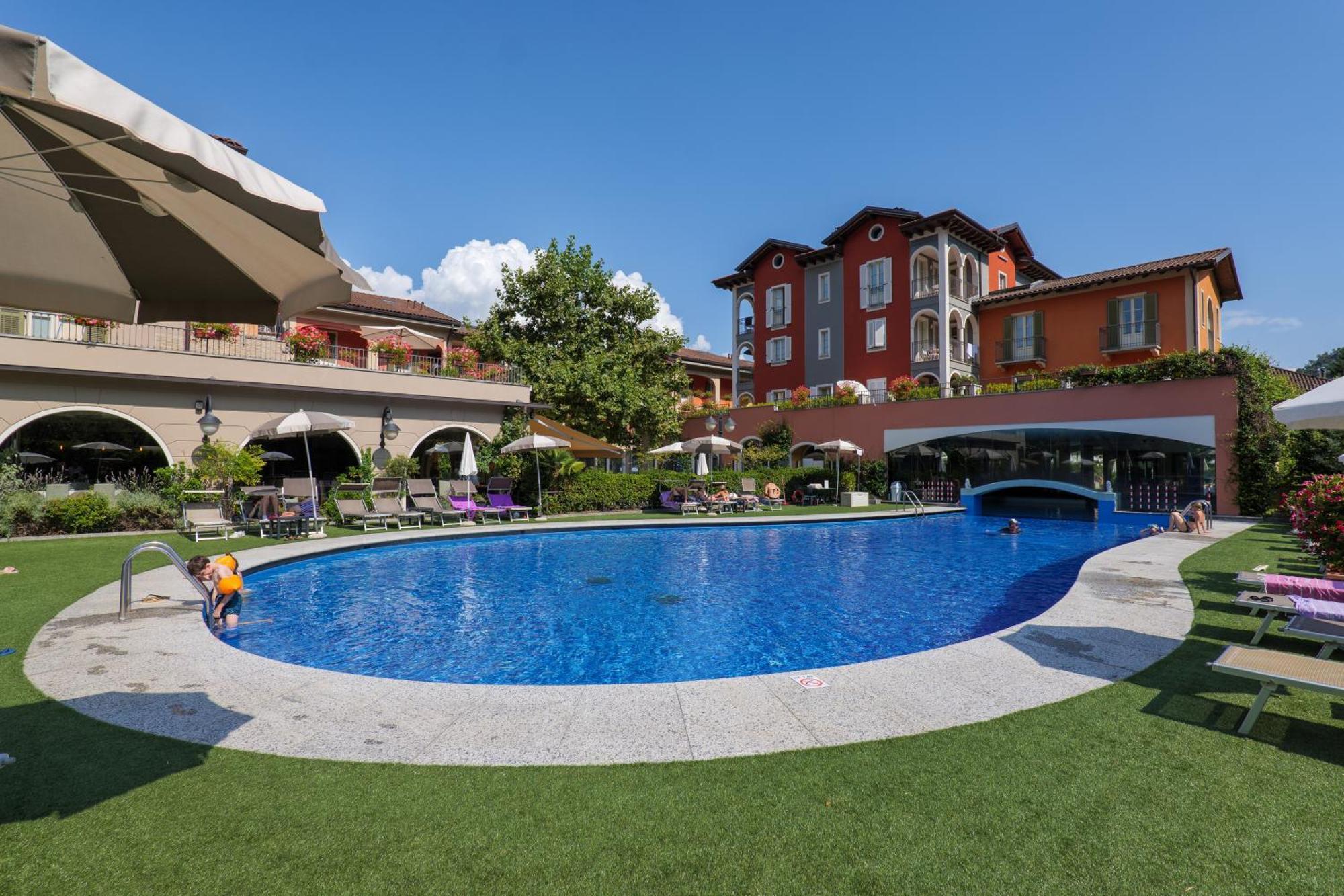 Aquazzurra Resort & Aparthotel 카노비오 외부 사진