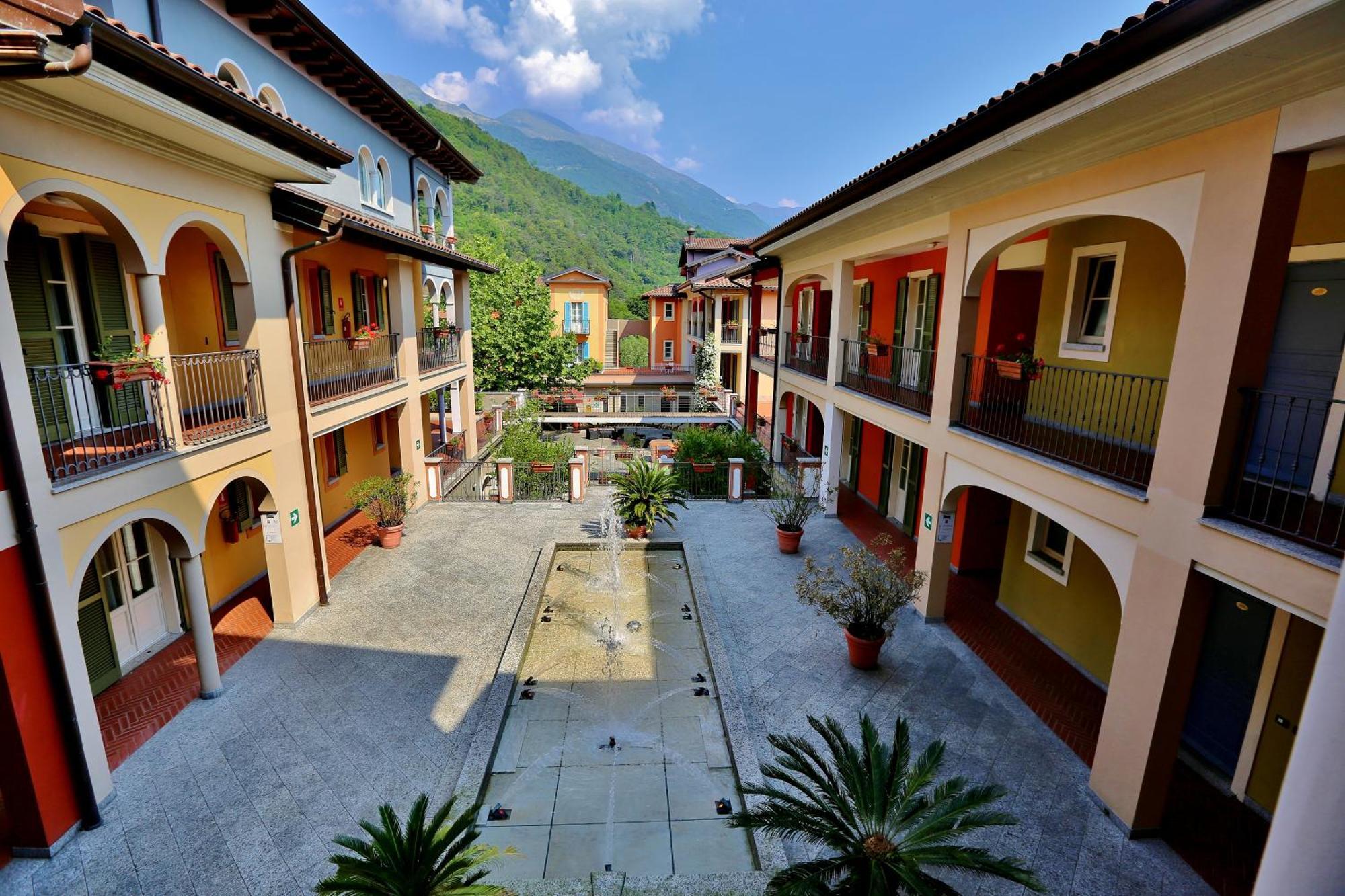 Aquazzurra Resort & Aparthotel 카노비오 외부 사진